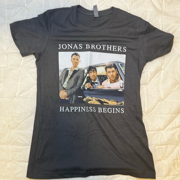 2019 Jonas Brothers Happiness Begins Tour T Shirt Joe/ Kevin/ Nick - Picture 1 of 3